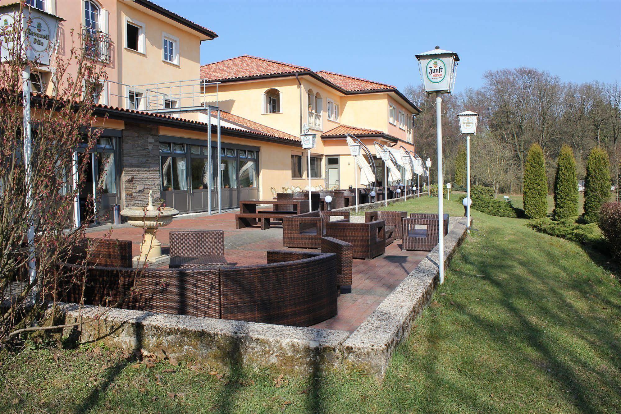 Waldhotel Marienheide Exteriör bild