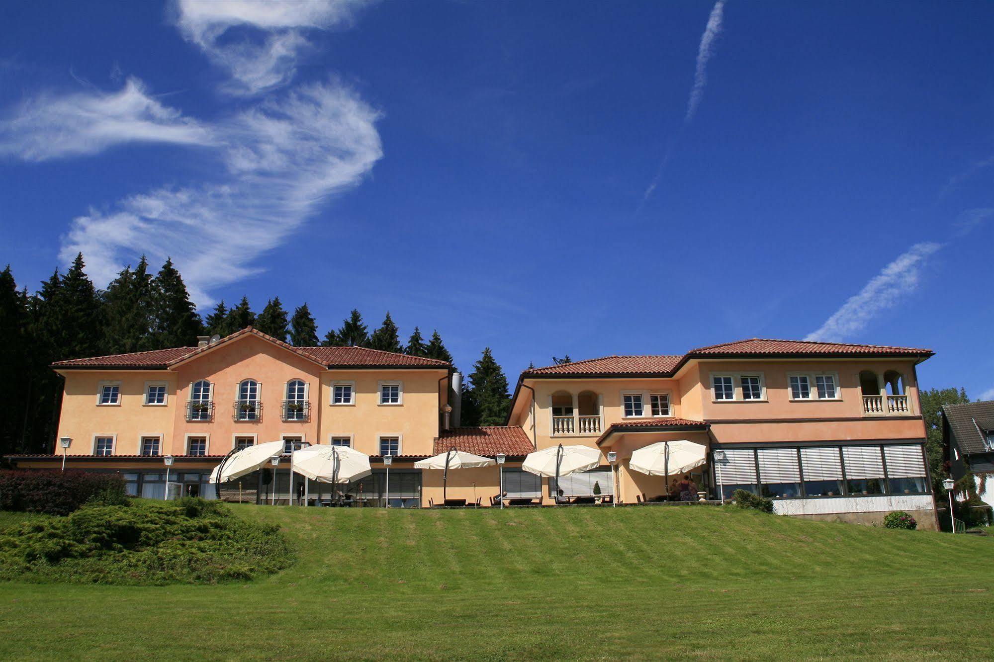 Waldhotel Marienheide Exteriör bild